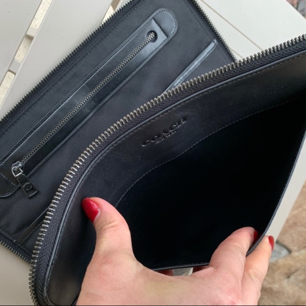 Authentic Coach sign.leather laptop/organizer case - Picture 6 of 8